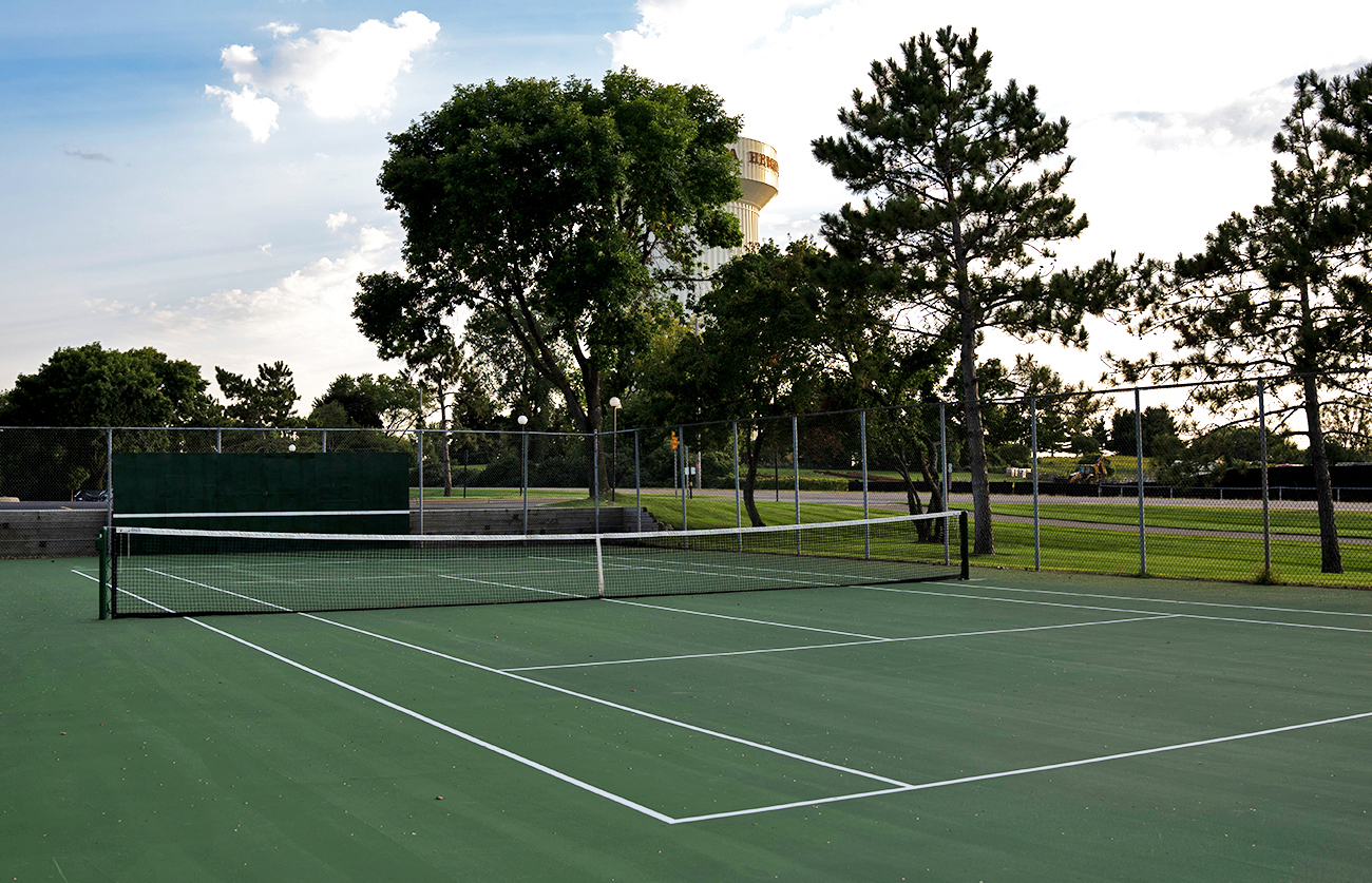 No partner, no problem! The court offers a volley area where you can practice on your own!